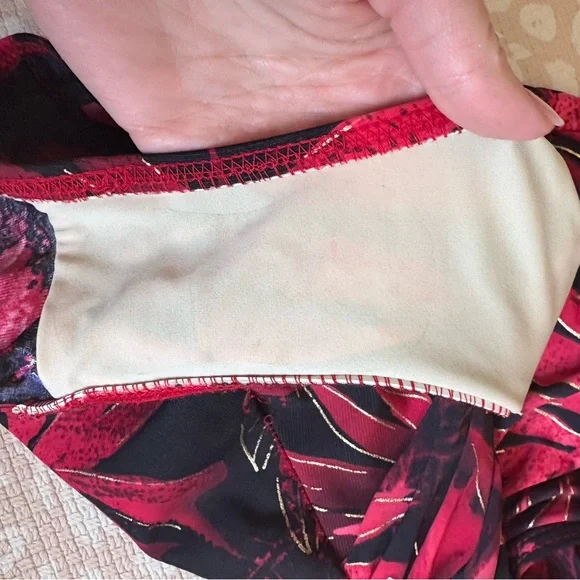 GUC Miraclesuit Red and Black Tropical Leaf Print Swimsuit - Picture 2 of 5